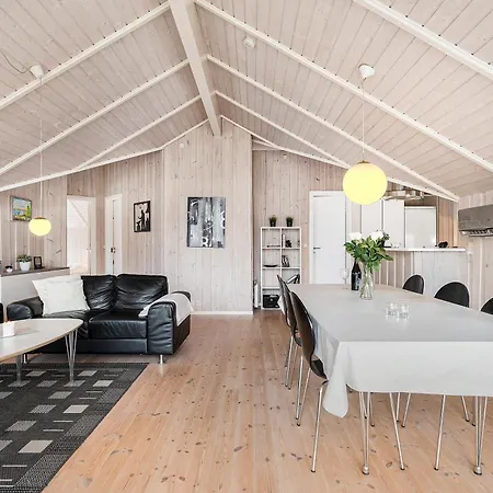 Spacious And Well-kept With And Sauna Near Oer Σπίτι διακοπών *