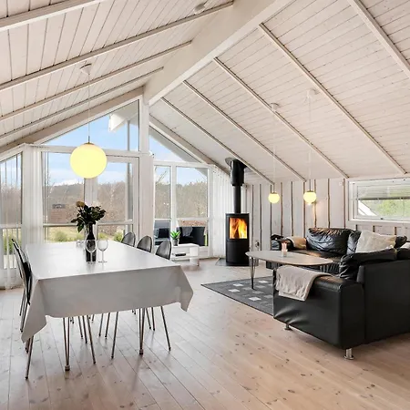 Spacious And Well-kept With And Sauna Near Oer Ebeltoft